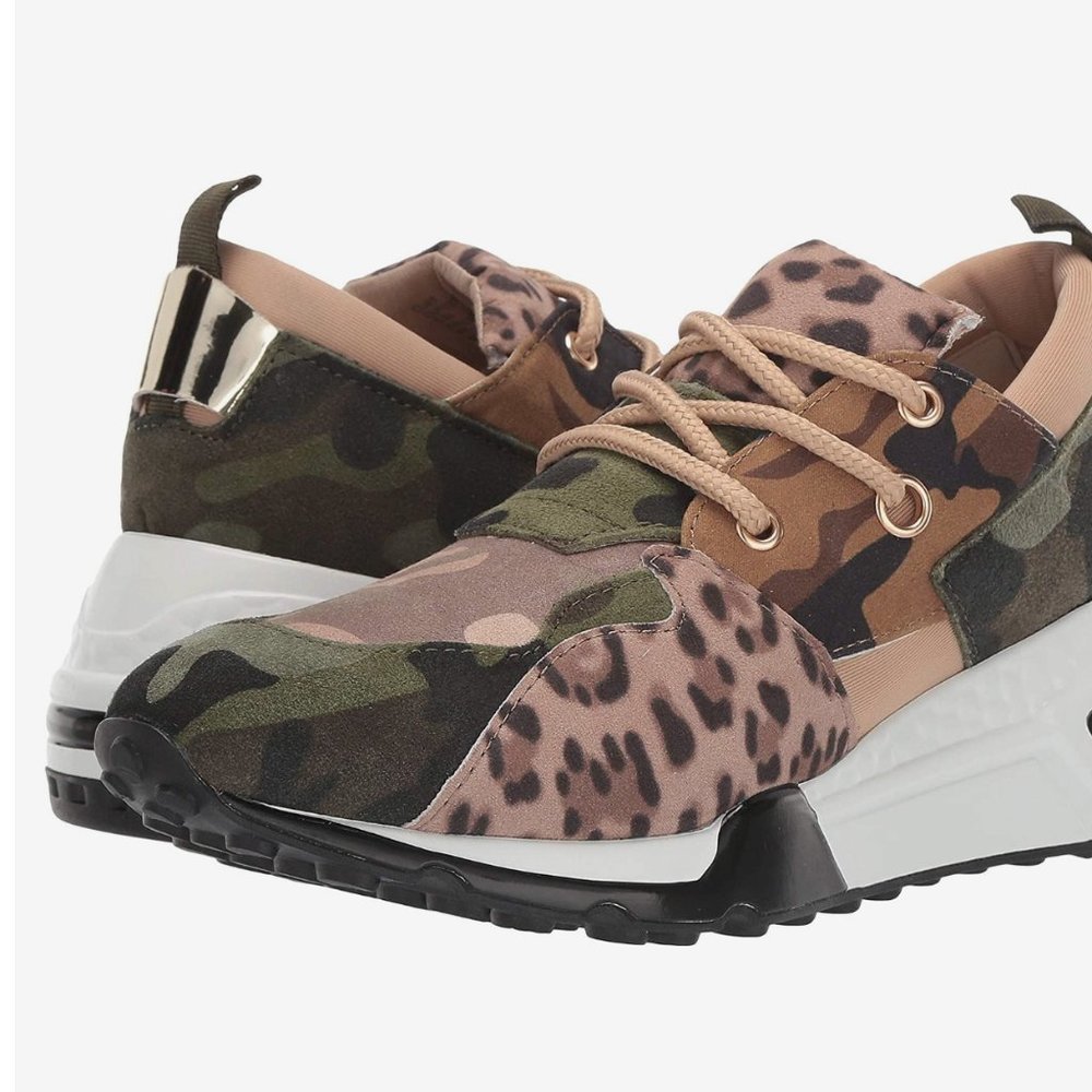 Steve Madden Cliff Sneaker in Khaki/Beige Sold out in this size online!